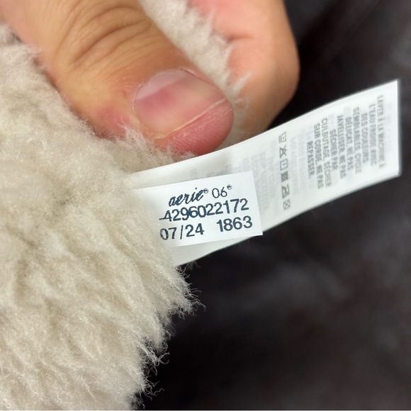 Offline By Aerie Faux Leather Sherpa Vest NWT Cozy Zip Up - Picture 8 of 11